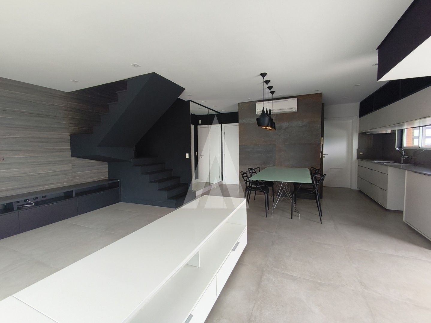 COBERTURA COM 03 DORMITÓRIOS, SENDO 01 SUÍTE, CENTRO — foto 4