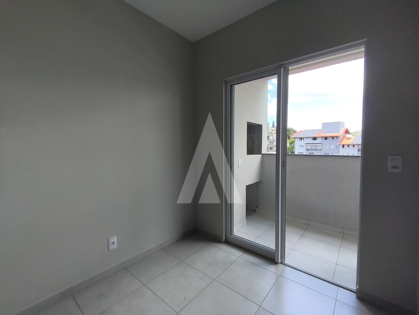 Apartamento com 2 quartos, sala de estar e cozinha no Saguaçu em Joinville - SC — foto 6