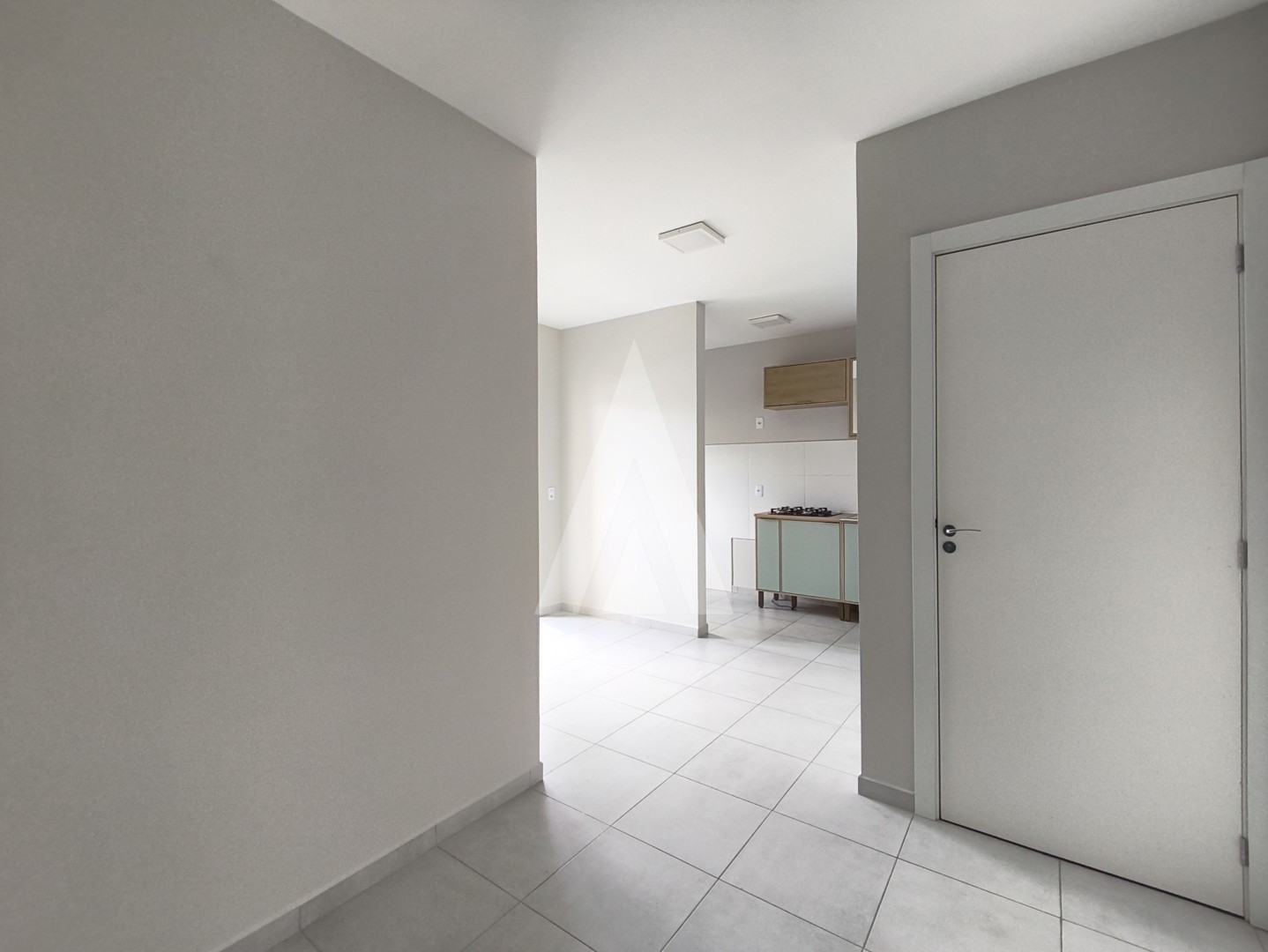 Apartamento com 2 quartos, sala de estar e cozinha no Saguaçu em Joinville - SC — foto 2