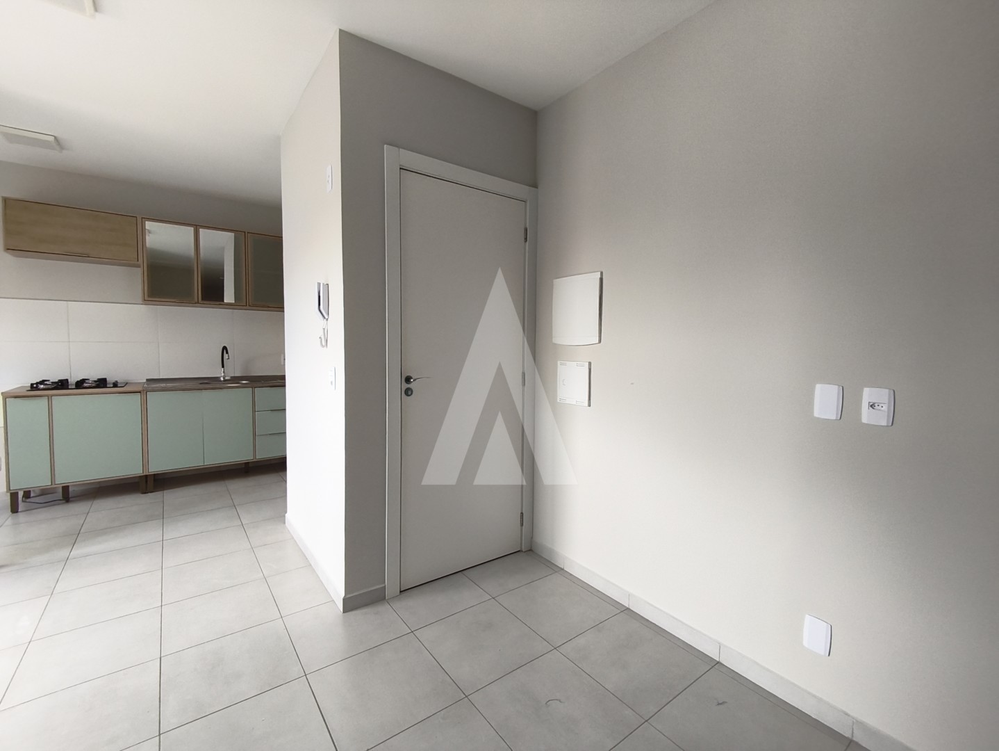 Apartamento com 2 quartos, sala de estar e cozinha no Saguaçu em Joinville - SC — foto 3
