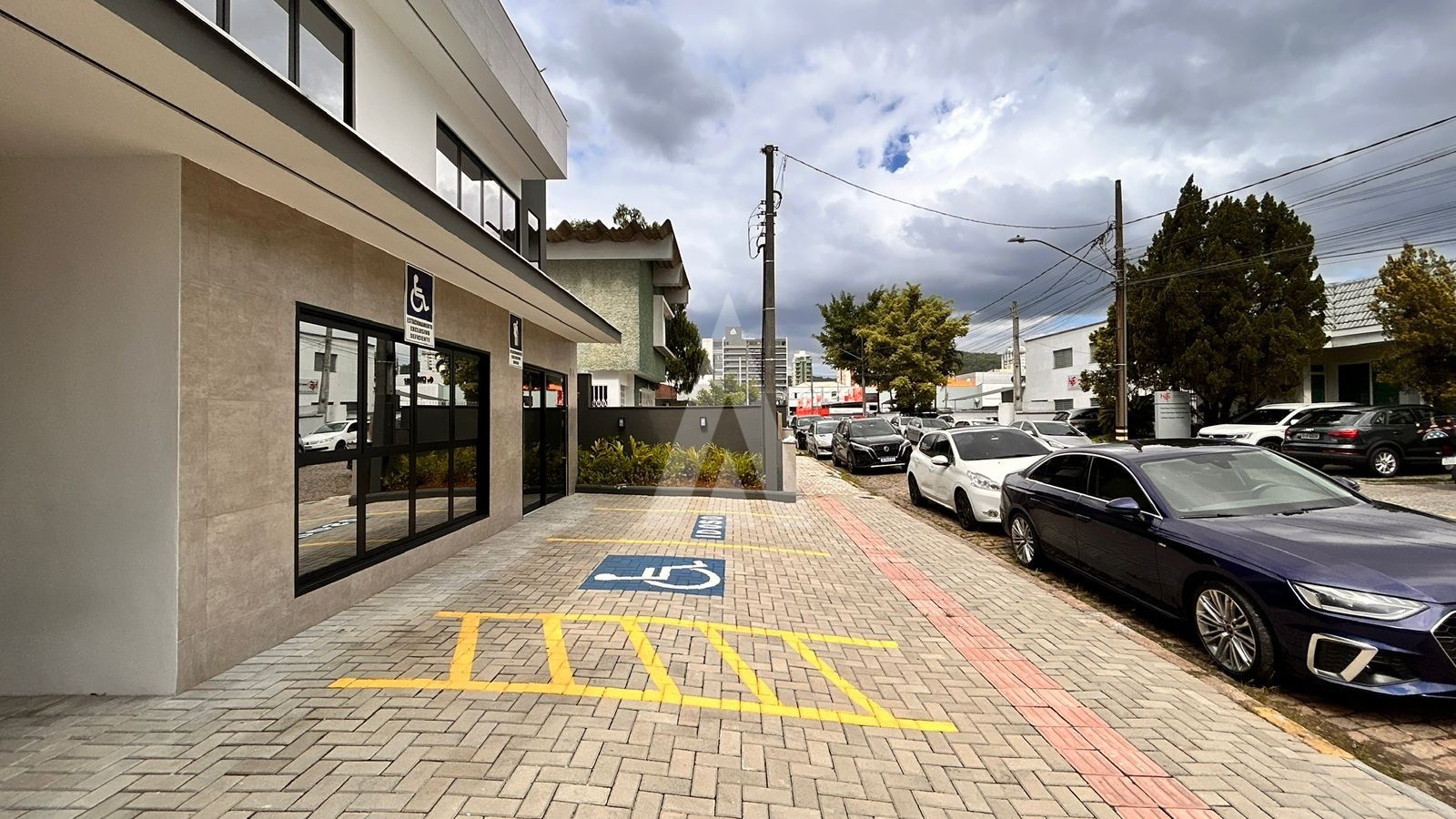 IMOVEL COMERCIAL NOVO COM 9 SALAS, 6 LAVABOS, COZINHA, ELEVADOR, E VAGAS DE ESTACIONAMENTO. — foto 3