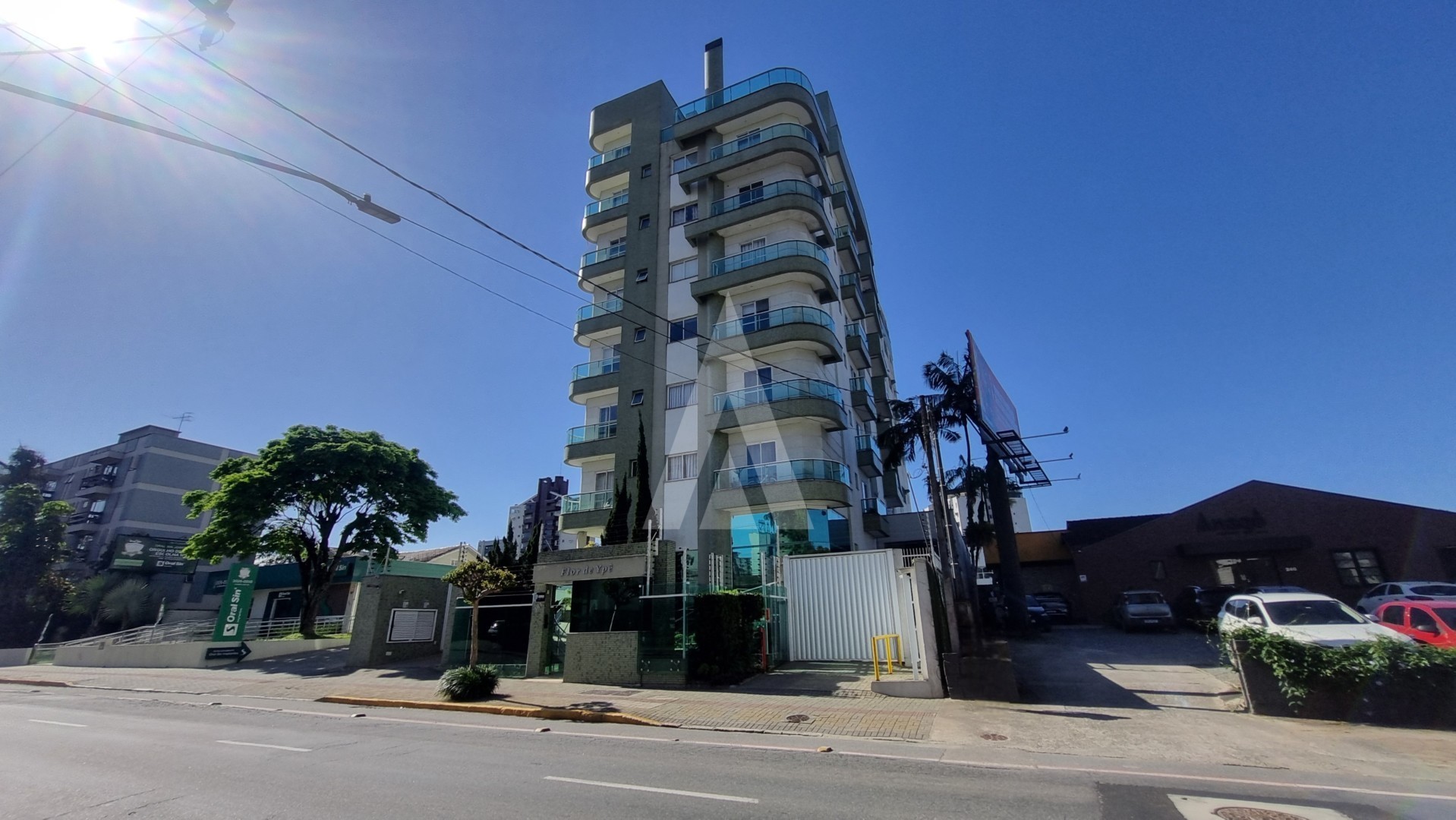 APARTAMENTO SEMI MOBILIADO, COM 3 QUARTOS, HIDRO, COZINHA E SACADA COM CHURRASQUEIRA — foto 2