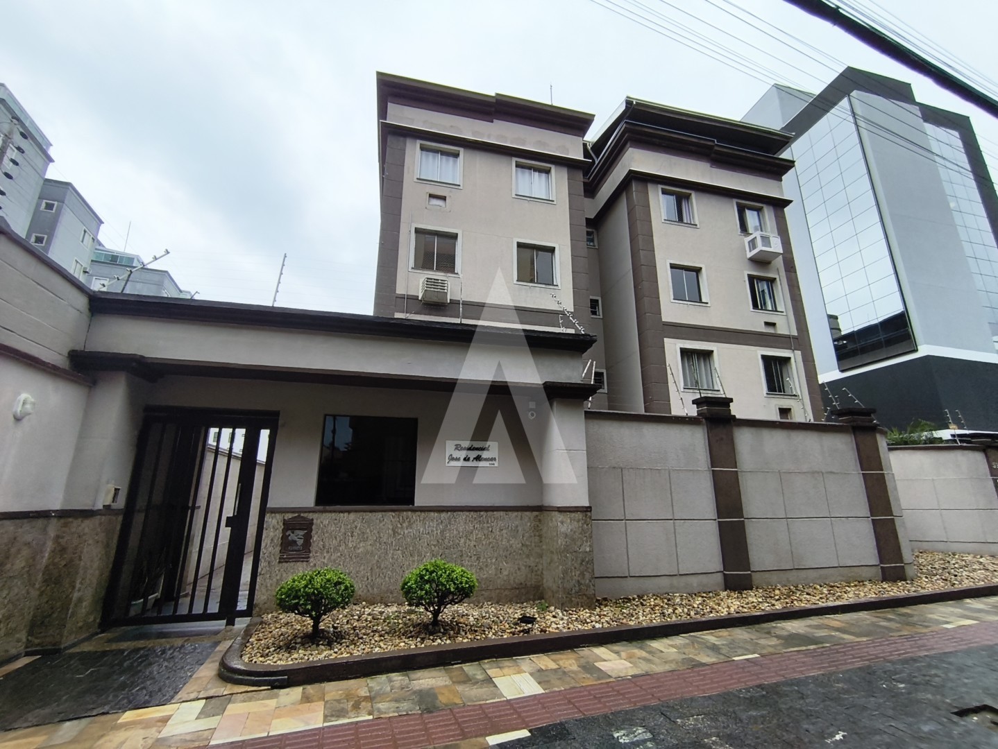 APARTAMENTO NO SANTO ANTONIO COM 03 QUARTOS - foto 1