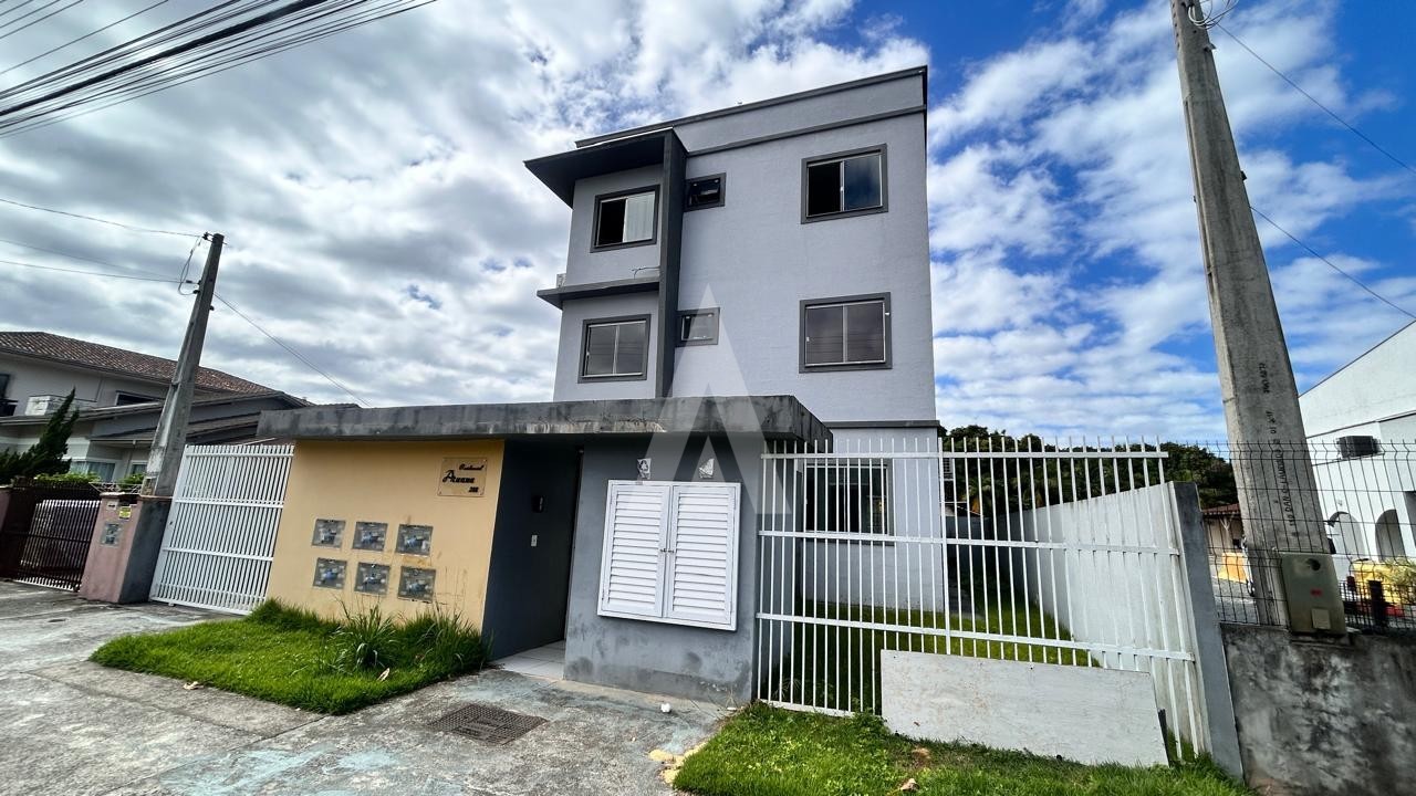 APARTAMENTO COM 2 QUARTOS, COZINHA, SACADA COM CHURRASQUEIRA NO BAIRRO ESPINHEIROS. - foto 1
