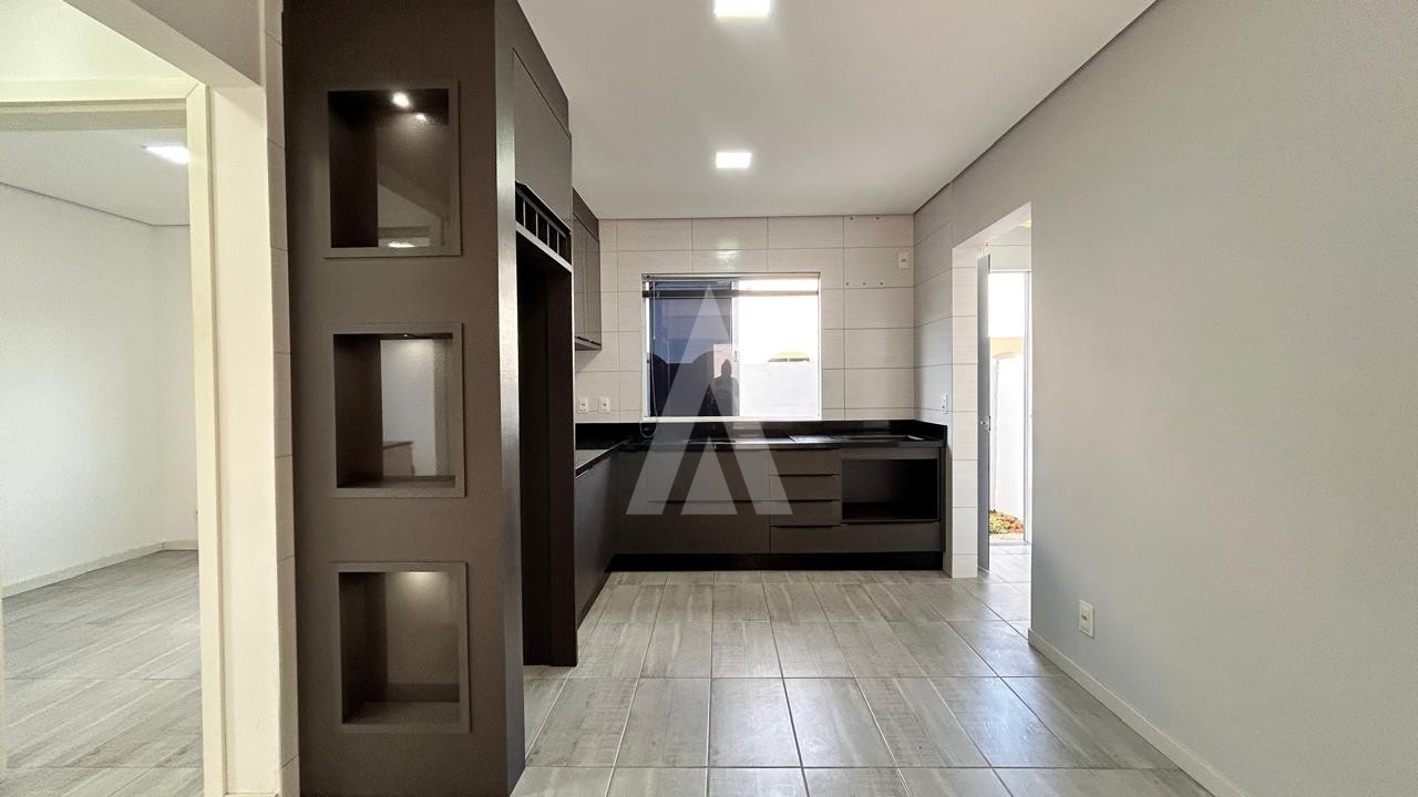 APARTAMENTO COM 2 QUARTOS, COZINHA, SACADA COM CHURRASQUEIRA NO BAIRRO ESPINHEIROS. — foto 3