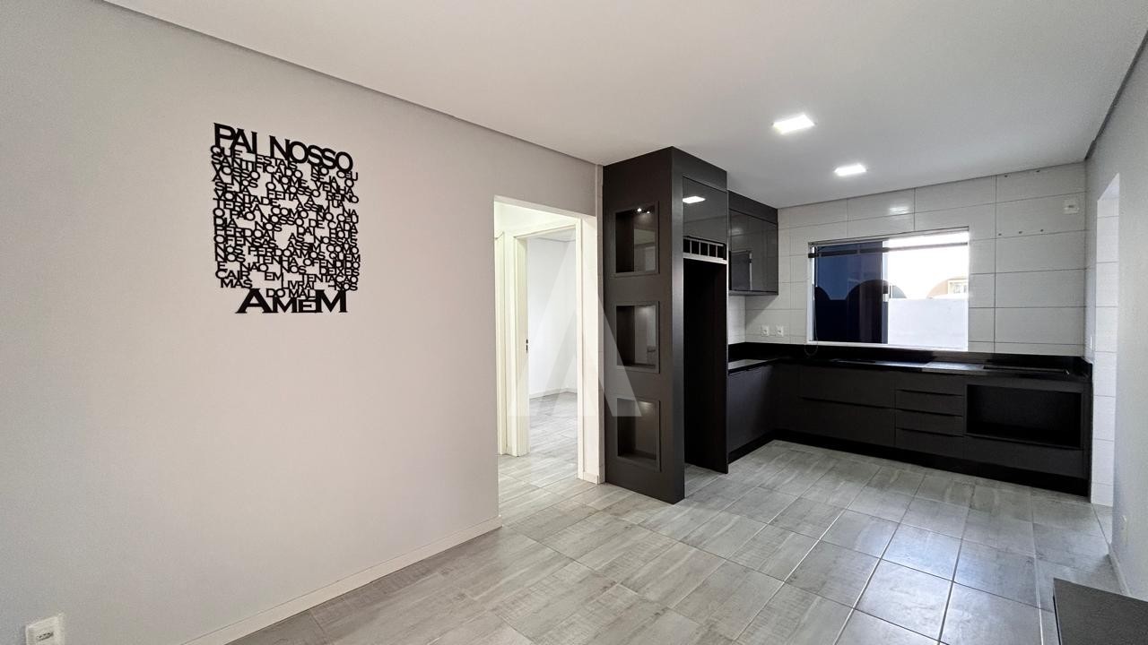 APARTAMENTO COM 2 QUARTOS, COZINHA, SACADA COM CHURRASQUEIRA NO BAIRRO ESPINHEIROS. — foto 2