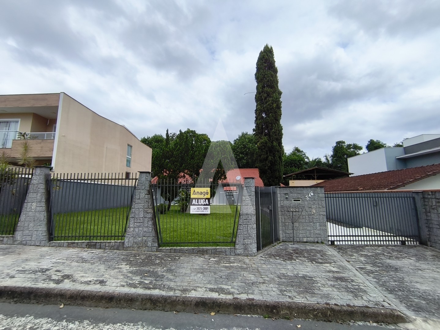 CASA TÉRREA NO BOM RETIRO COM 02 QUARTOS SENDO 01 SUÍTE AMPLO ESPAÇO COM CHURRASQUEIRA - foto 1