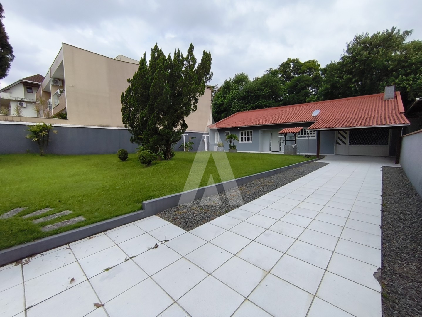 CASA TÉRREA NO BOM RETIRO COM 02 QUARTOS SENDO 01 SUÍTE AMPLO ESPAÇO COM CHURRASQUEIRA — foto 3