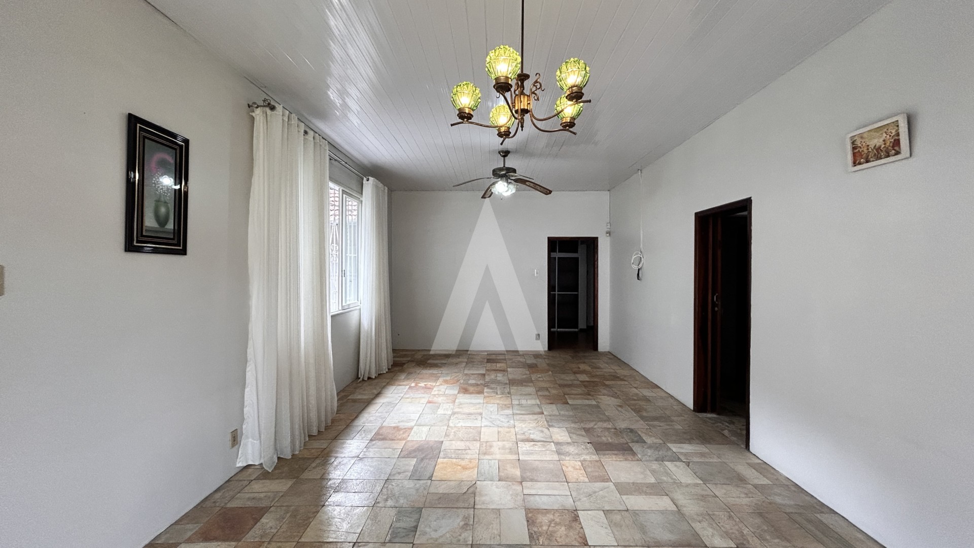 CASA SEMI MOBILIADA COM 4 QUARTOS SENDO 1 SUÍTE AMPLO TERRENO E JARDIM NO BAIRRO FLORESTA — foto 7