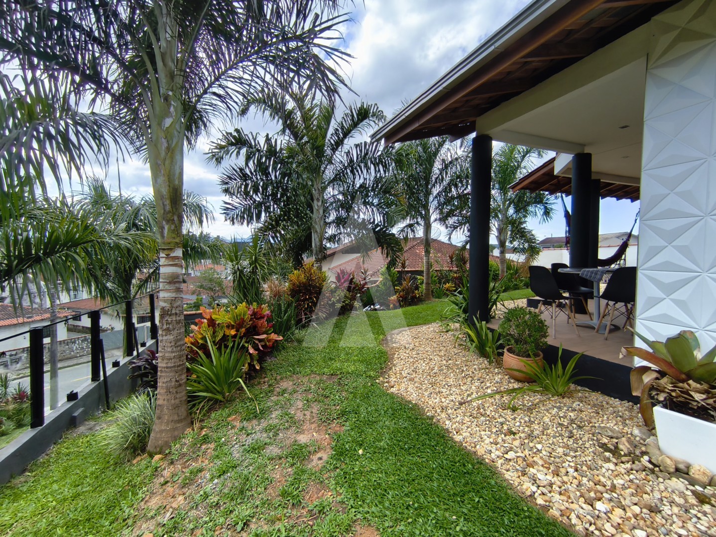 CASA NO ITAUM COM 03 QUARTOS SENDO 02 SUÍTES — foto 5