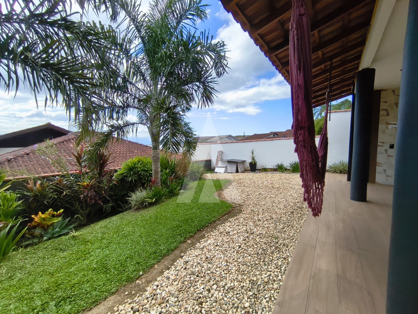 CASA NO ITAUM COM 03 QUARTOS SENDO 02 SUÍTES — foto 7