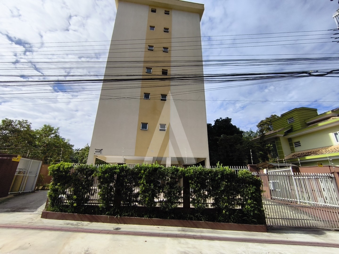 APARTAMENTO MOBILIADO E COMPLETO DE ARMÁRIOS NO SAGUAÇU COM 03 QUARTOS - foto 1