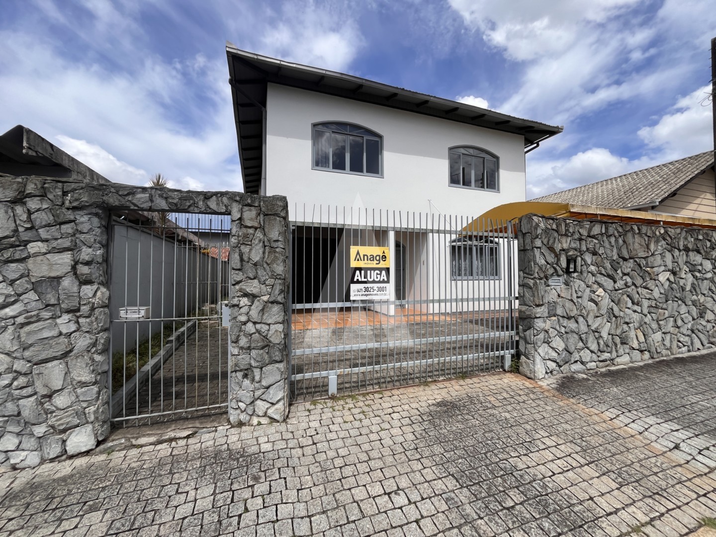 Casa comercial com 6 quartos no bairro Anita Garibaldi, Joinville, com 300 m. - foto 1