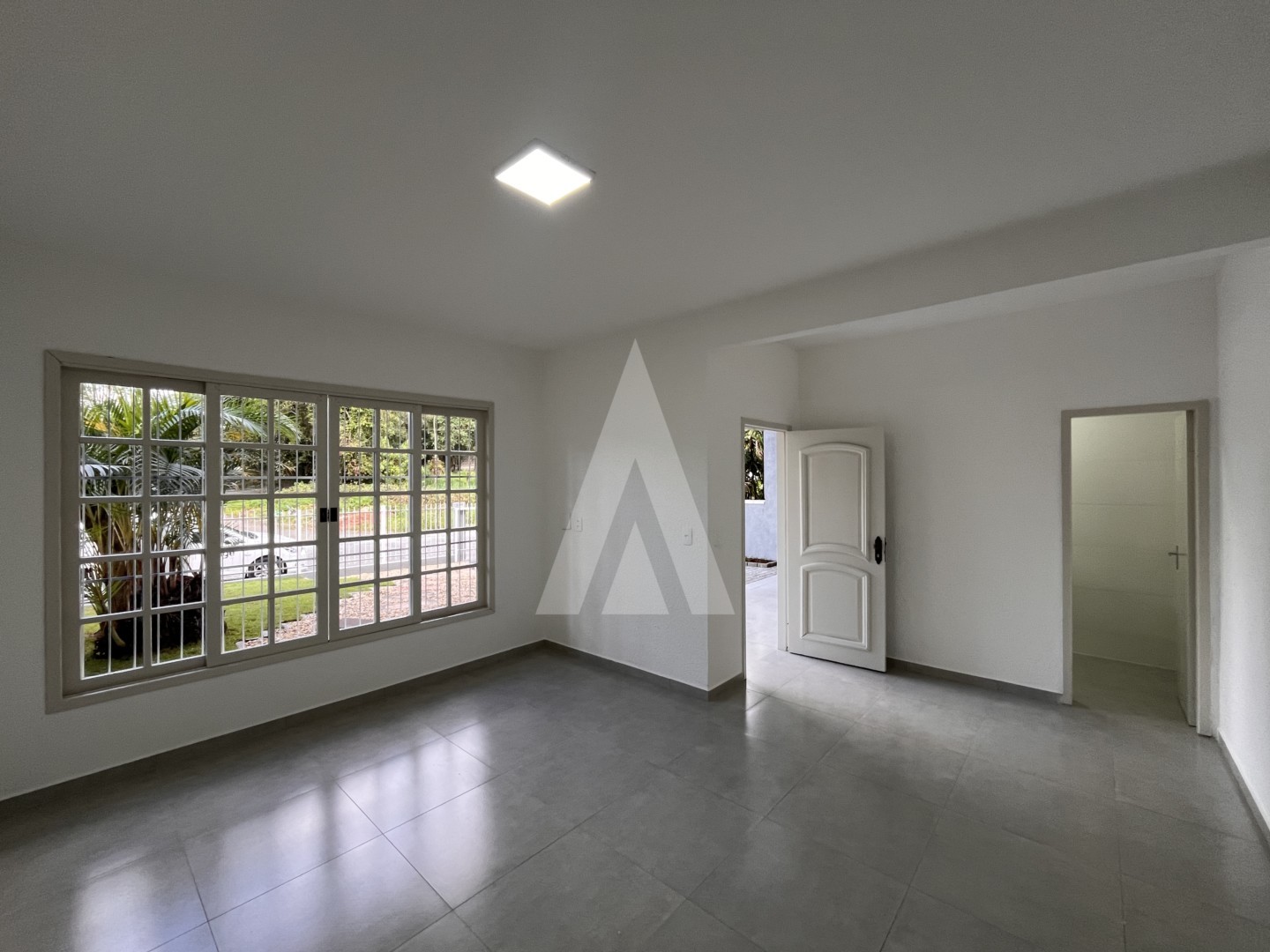 Casa residencial com 4 quartos no bairro Atiradores, Joinville, 300 m. — foto 4