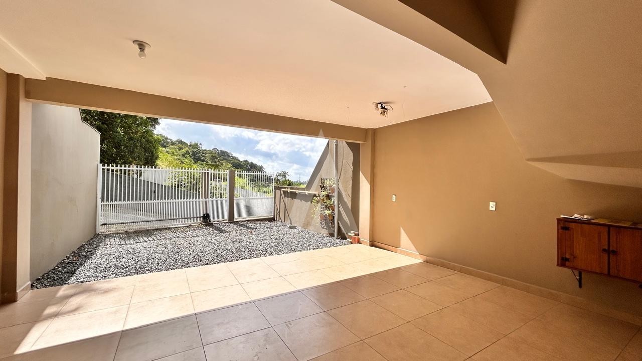 CASA SEMI MOBILIADA, 3 QUARTOS, ESCRITÓRIO, CHURRASQUEIRA NO BAIRRO BOA VISTA. — foto 6