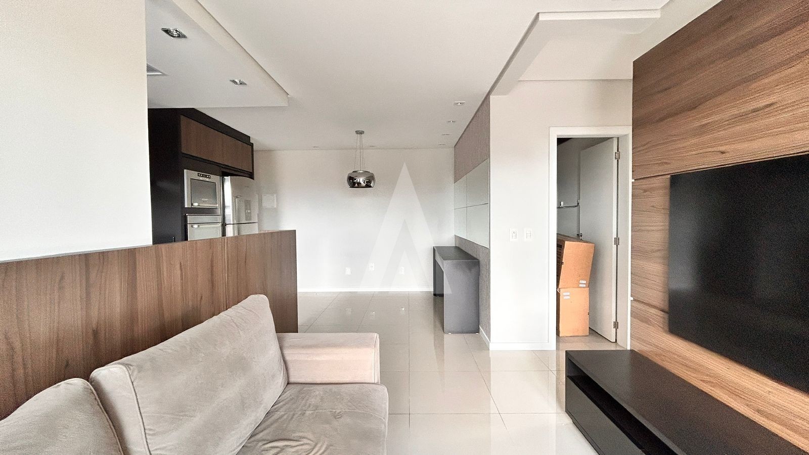 Apartamento semi mobiliado com 2 quartos, cozinha com eletros, sacada com churrasqueira no bairro Petropolis. — foto 7