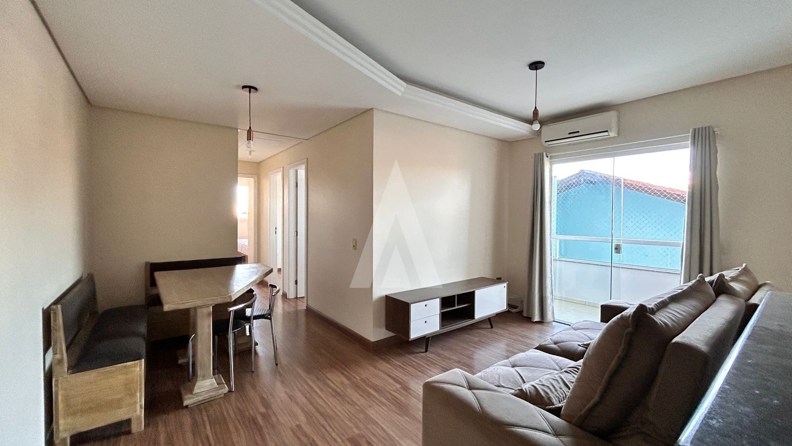 APARTAMENTO SEMI MOBILIADO COM 3 QUARTOS, SACADA COM CHURRASQUEIRA NO BAIRRO FLORESTA. — foto 3
