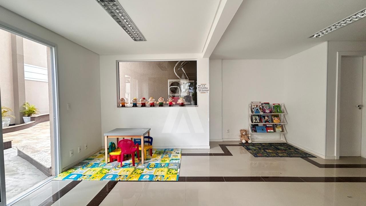 APARTAMENTO COM 2 QUARTOS, SACADA COM CHURRASQUEIRA NO BAIRRO GLORIA. — foto 4