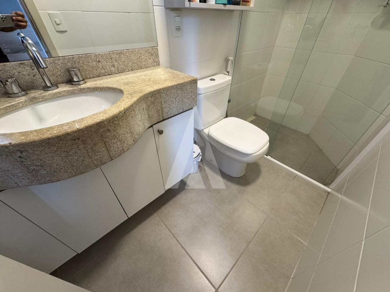 APARTAMENTO MOBILIADO NO CENTRO COM 02 QUARTOS — foto 4