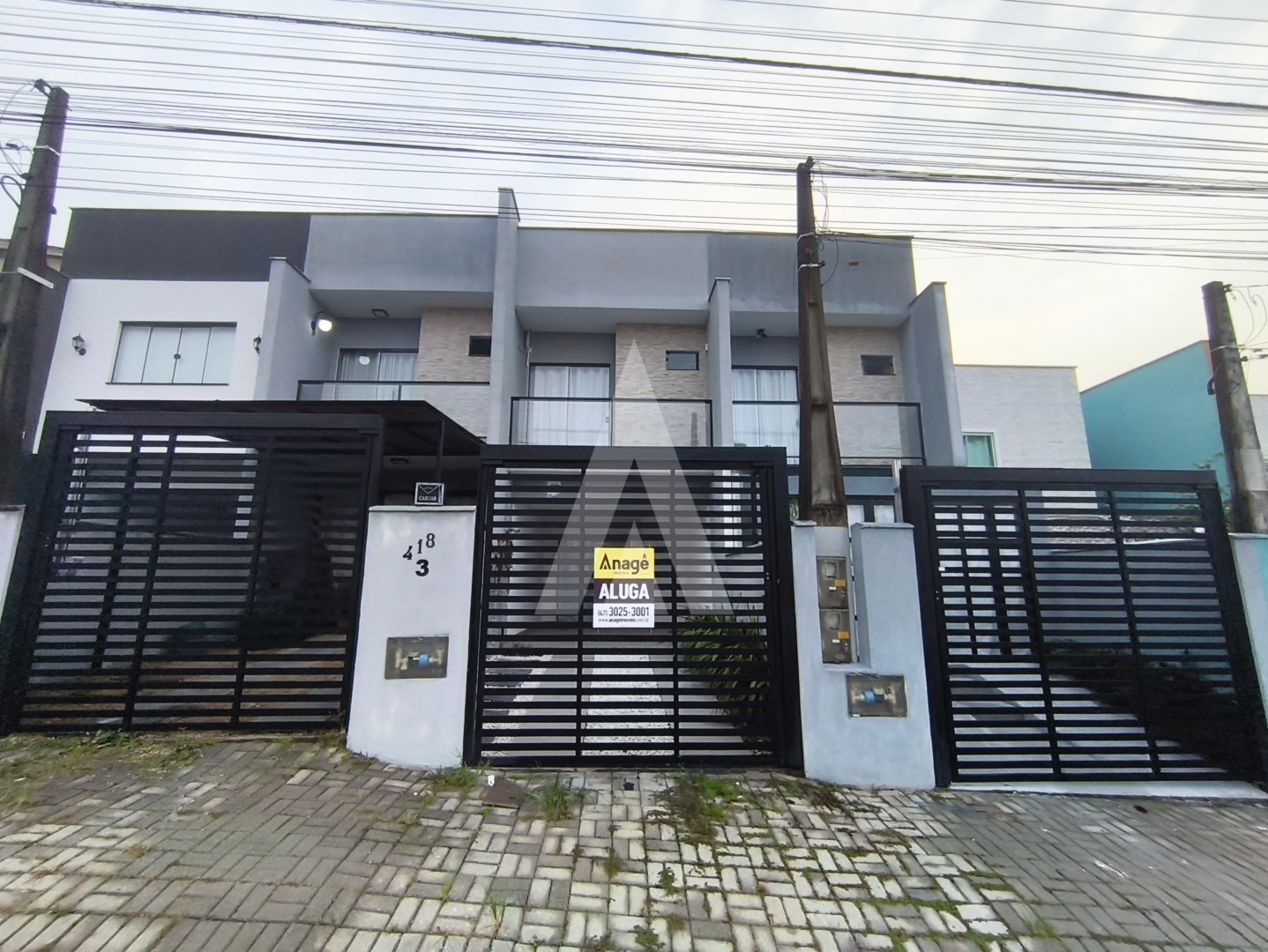 GEMINADO SEMI MOBILIADO NO SAGUAÇU CLIMATIZADO COM 03 QUARTOS SENDO 01 SUÍTE - foto 1