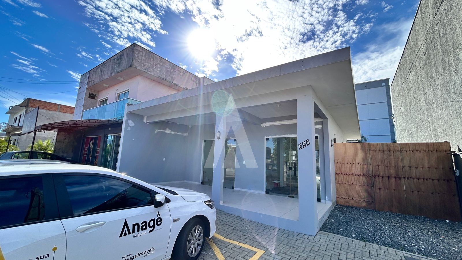 LOJA COMERCIAL COM 76,M COM AMPLO ESTACIONAMENTO, LAVABOS NO BAIRRO VILA NOVA. — foto 3