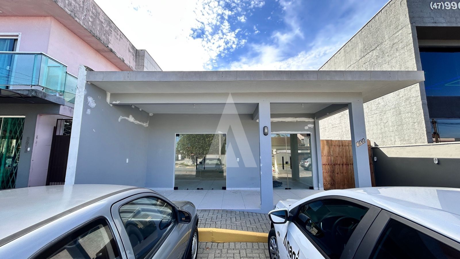 LOJA COMERCIAL COM 76,M COM AMPLO ESTACIONAMENTO, LAVABOS NO BAIRRO VILA NOVA. — foto 2