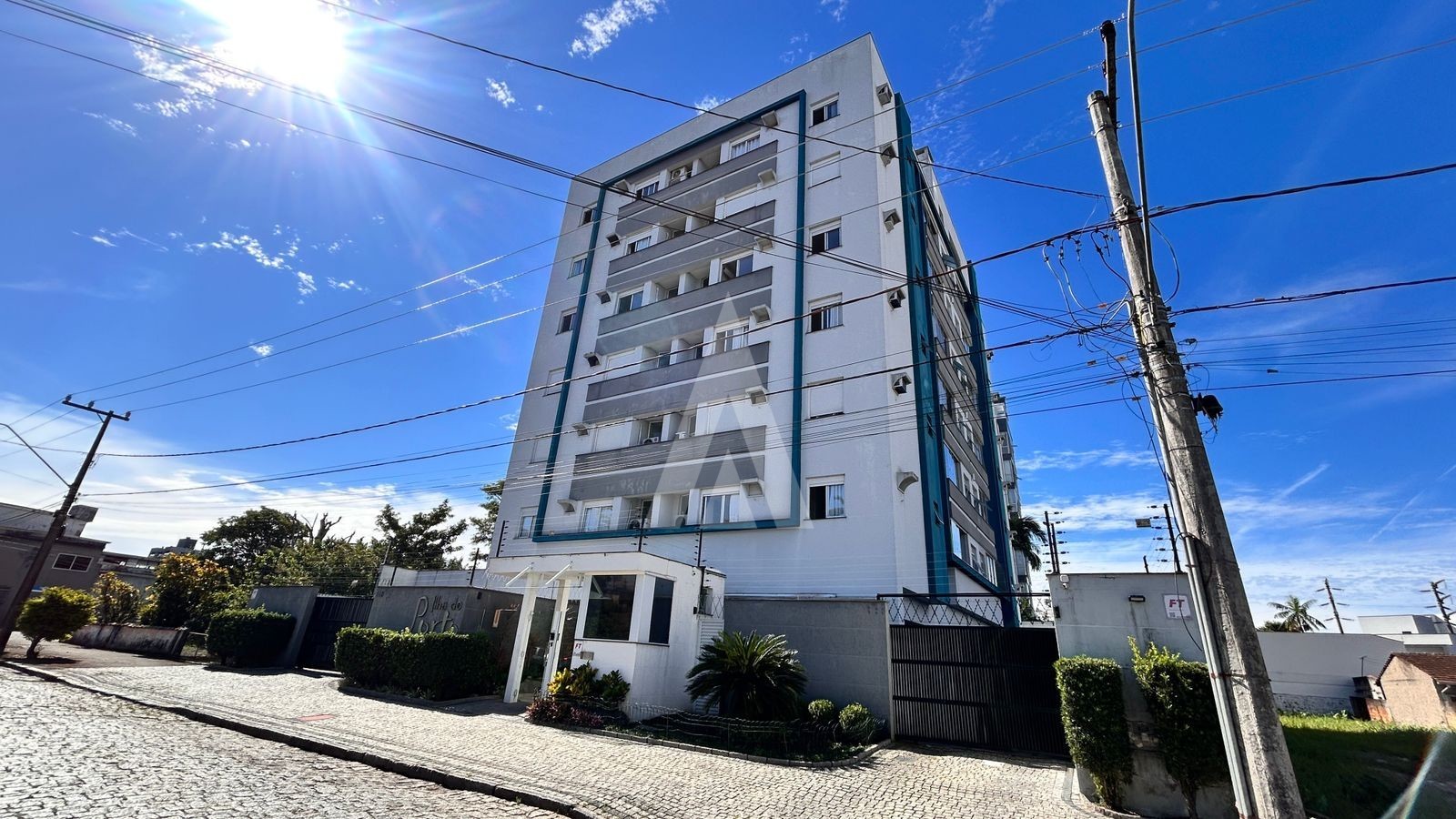 APARTAMENTO SEMI MOBILIADO, COM 3 QUARTOS, COZINHA, SACADA COM CHURRASQUEIRA NO BAIRRO ANITA GARIBALDI. - foto 1