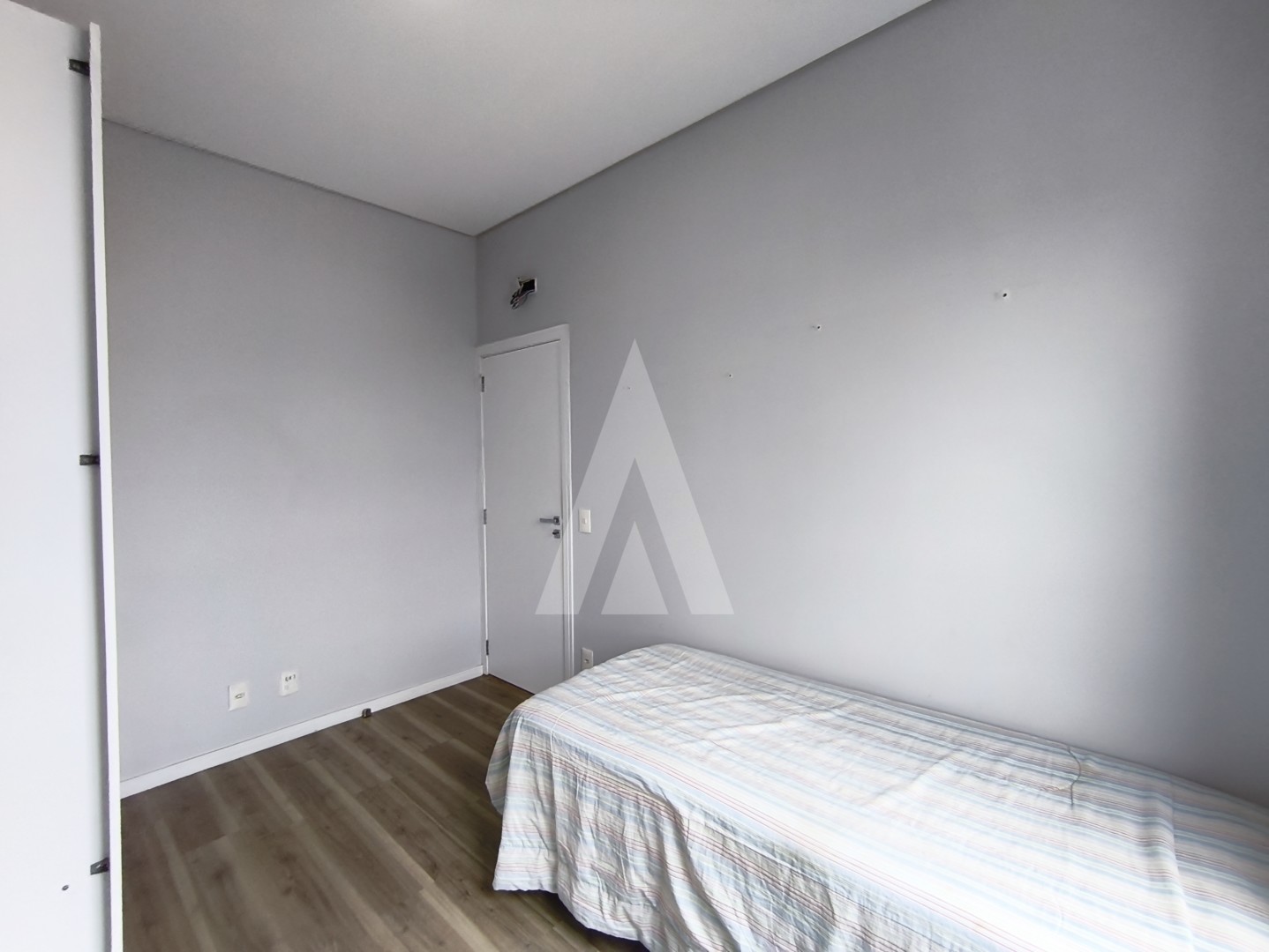 APARTAMENTO ALTO PADRÃO NO ANITA GARIBALDI COMPLETO DE ARMÁRIOS COM 03 QUARTOS SENDO 01 SUÍTE — foto 4