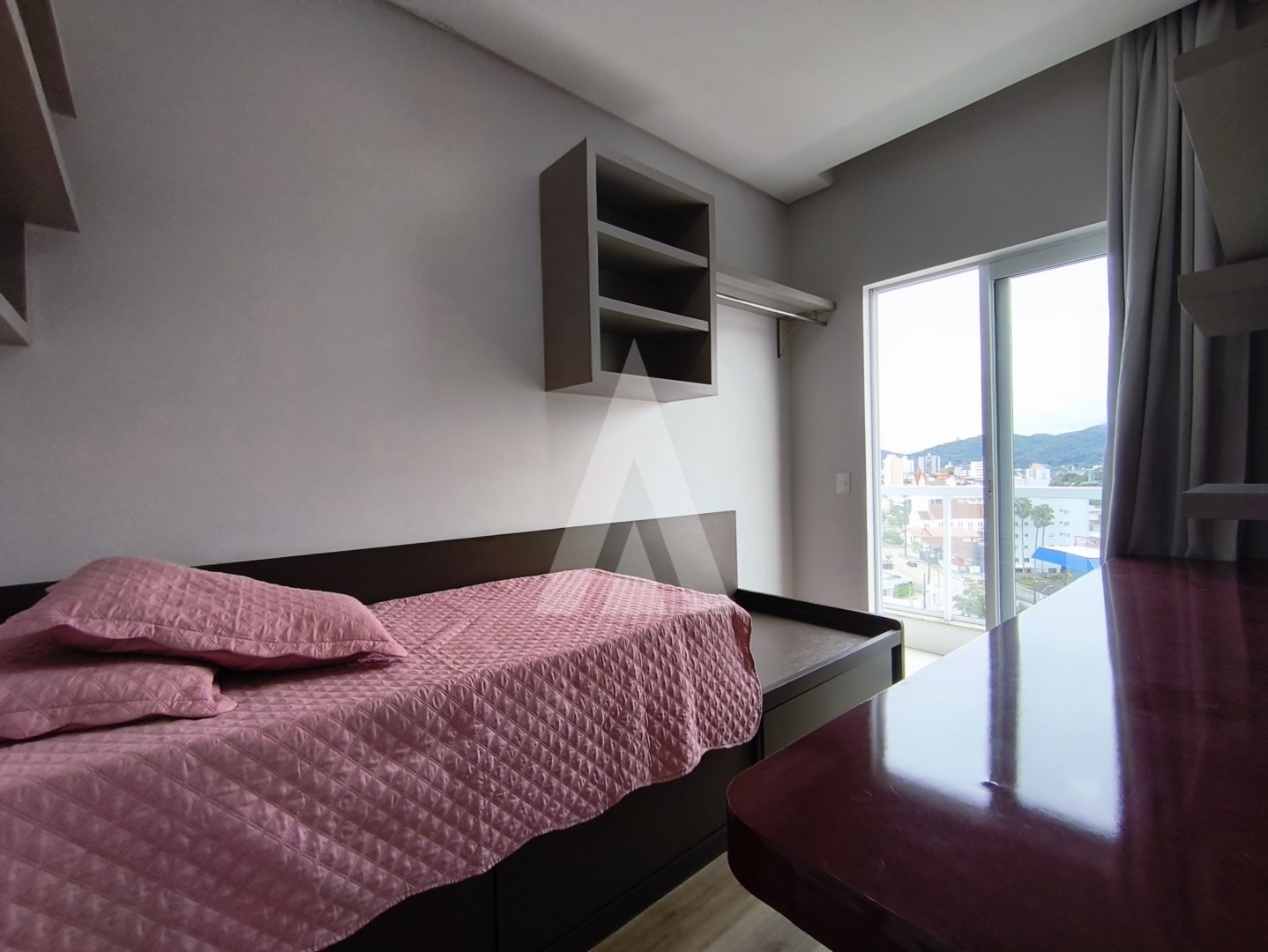 APARTAMENTO ALTO PADRÃO NO ANITA GARIBALDI COMPLETO DE ARMÁRIOS COM 03 QUARTOS SENDO 01 SUÍTE — foto 6