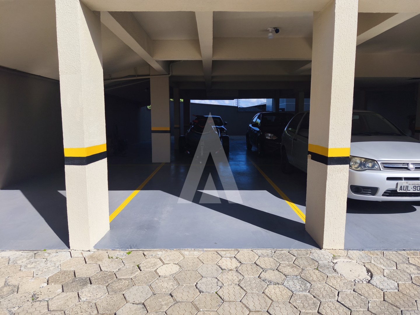APARTAMENTO NO FLORESTA COMPLETO DE ARMÁRIOS PLANEJADOS E COM 02 QUARTOS COM AR CONDICIONADO SENDO 01 SUÍTE — foto 2