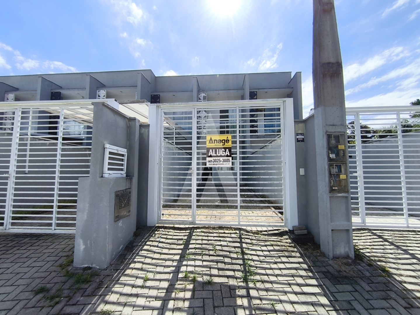 GEMINADO NO CENTRO DE ARAQUARI COM 02 QUARTOS - foto 1
