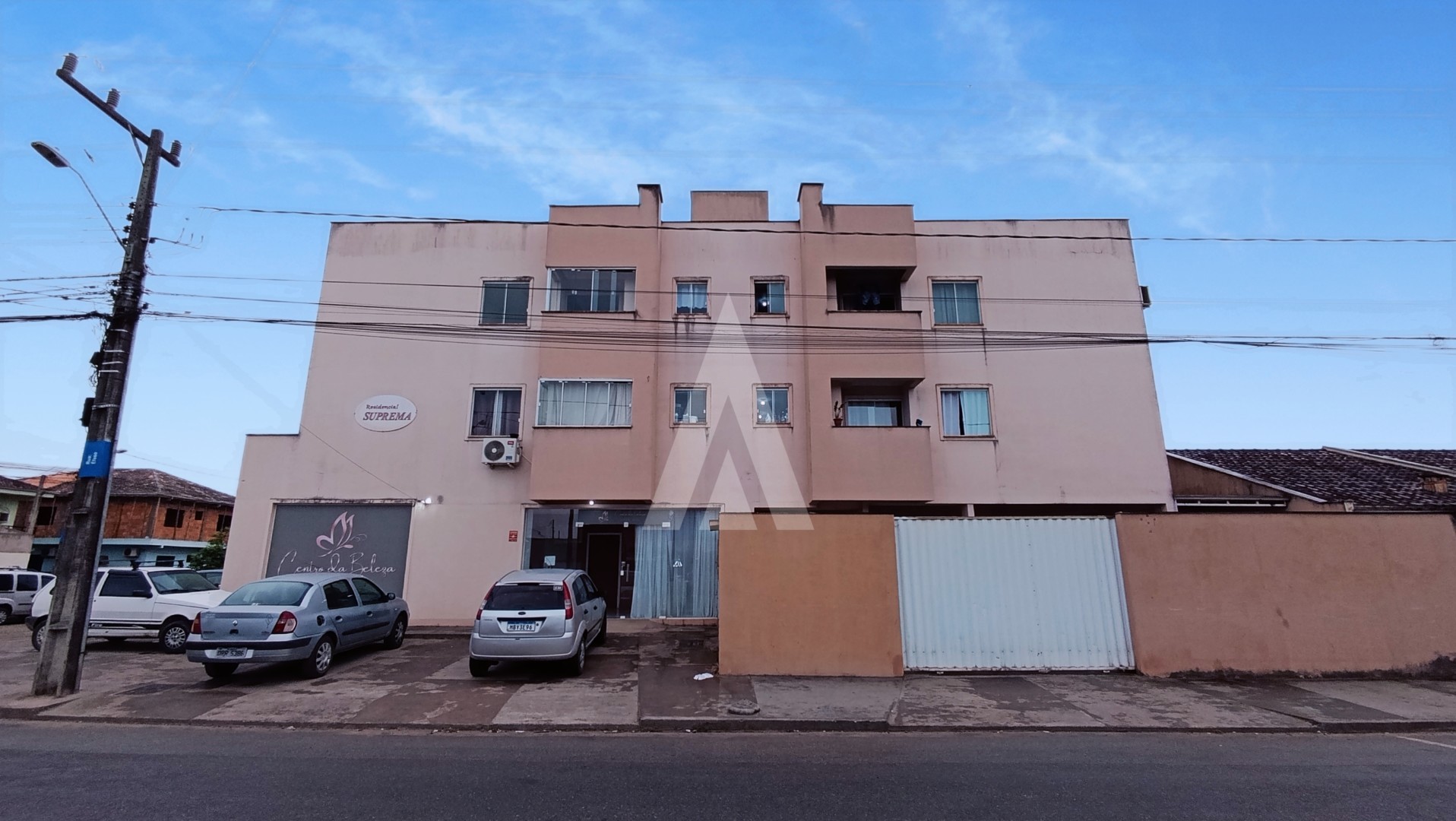 Apartamento de 2 quartos, cozinha com armários, sala de estar e jantar integradas, sacada com churrasqueira, bwc social, área d - foto 1