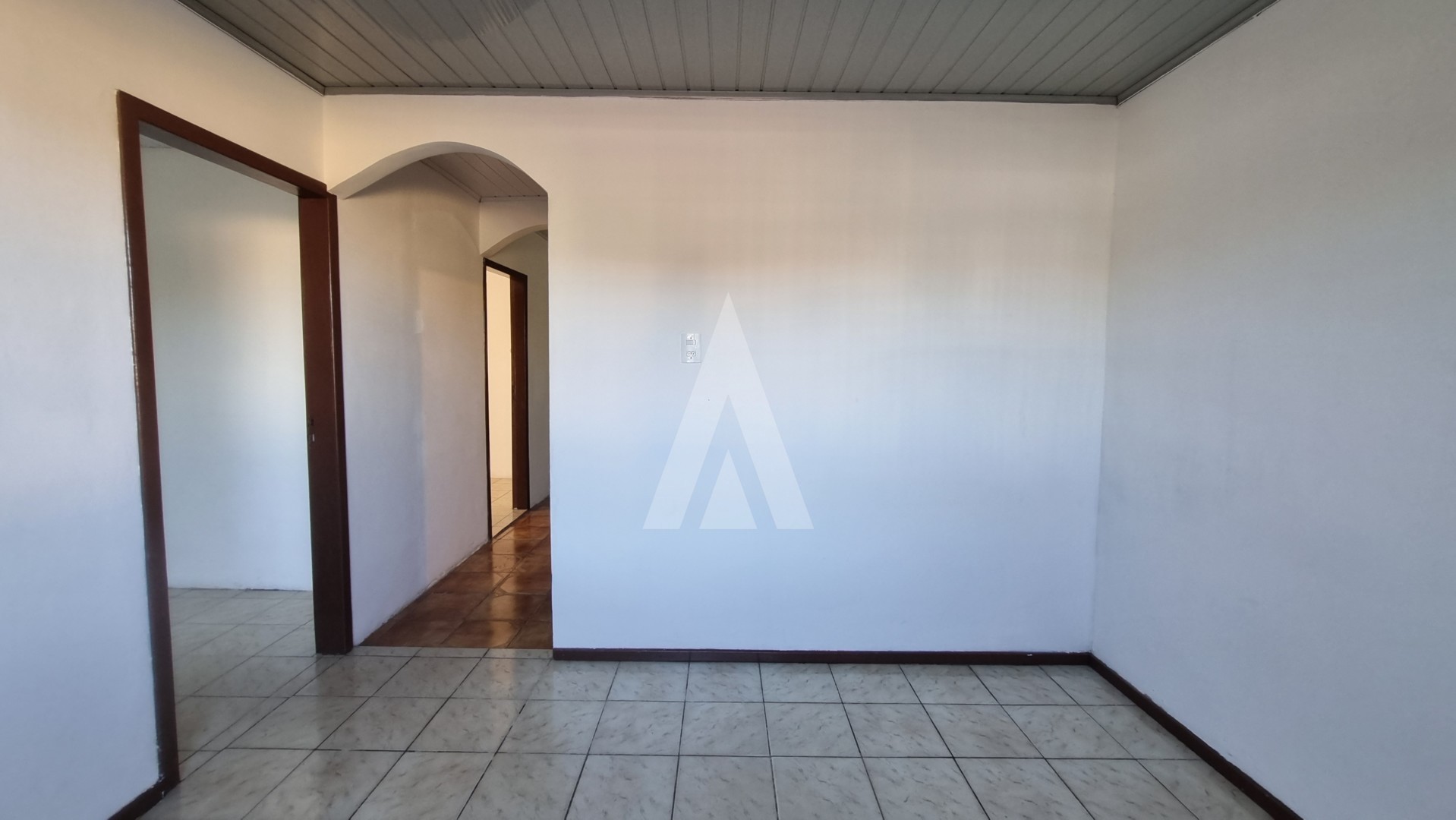 Casa residencial com 4 quartos no bairro Jardim Iririu. — foto 2