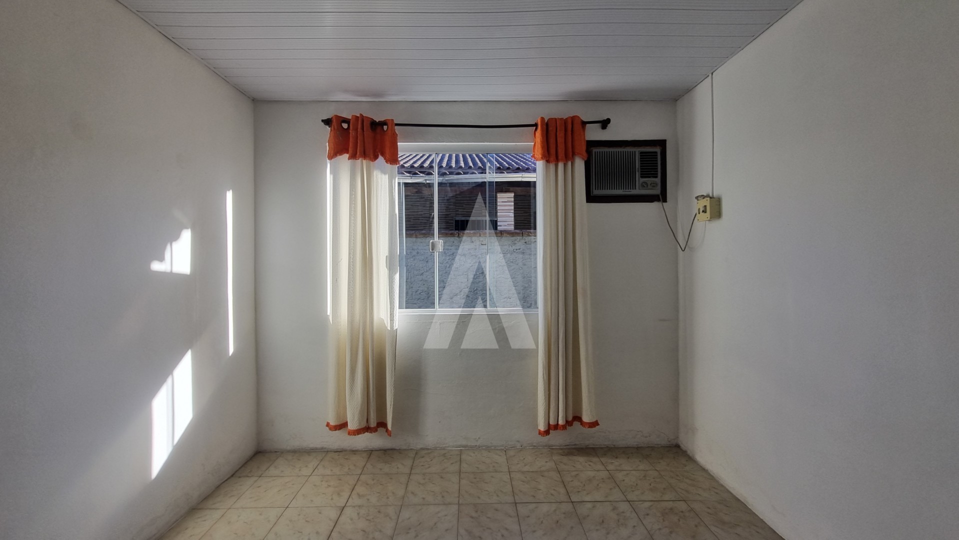 Casa residencial com 4 quartos no bairro Jardim Iririu. — foto 6