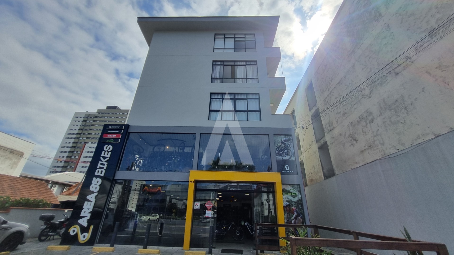 Apartamento com 1 quarto e sacada no bairro América - foto 1