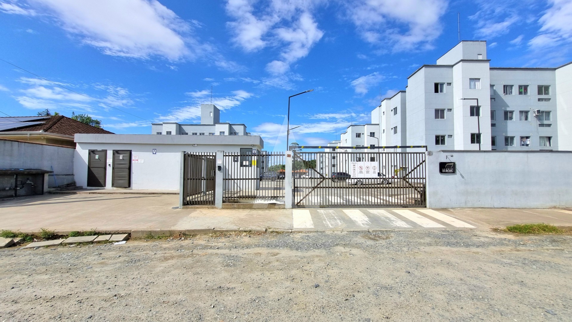 Apartamento com 2 quartos, portão eletrônico e 1 vaga de garagem no bairro Vila Nova — foto 2