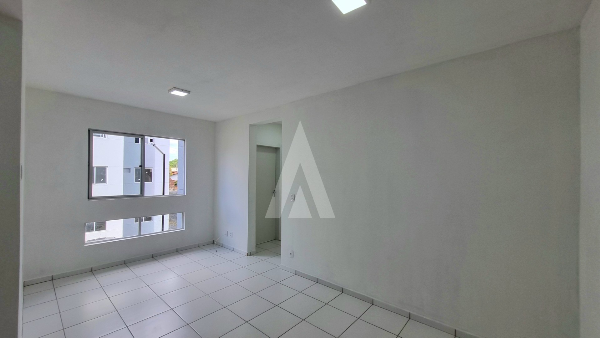 Apartamento com 2 quartos, portão eletrônico e 1 vaga de garagem no bairro Vila Nova - foto 1