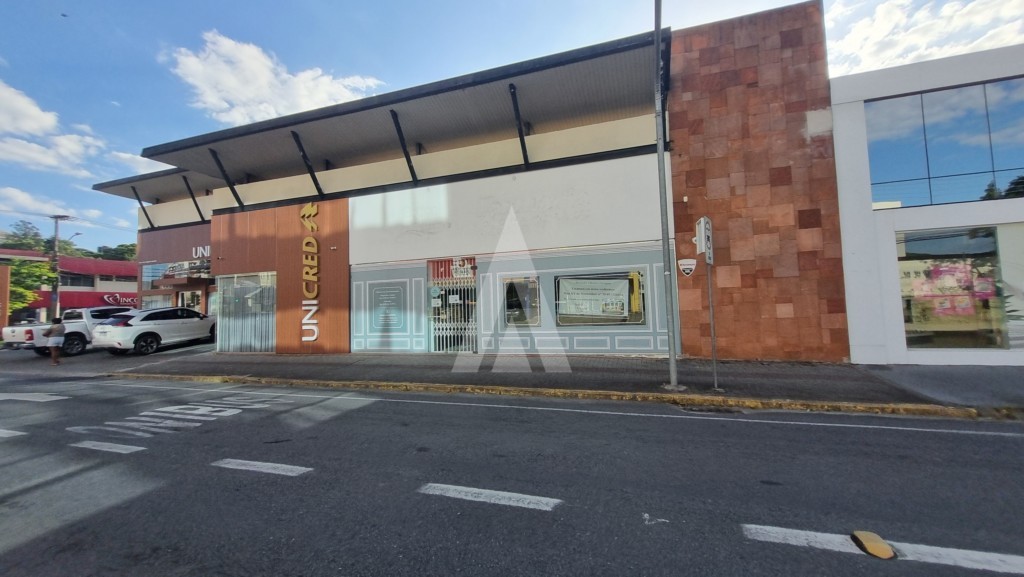Loja Comercial na Rua Blumenau com 296 m, no bairro América, um dos endereços mais nobres de Joinville. - foto 1