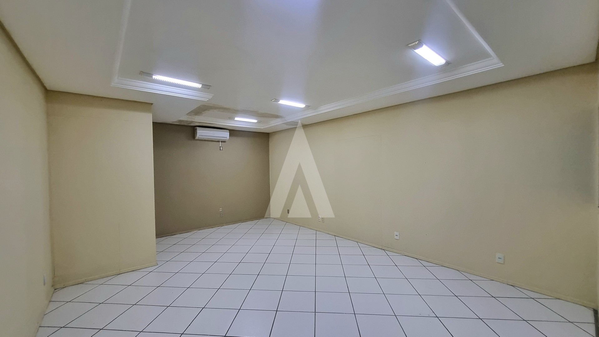 Sala comercial no bairro Centro, com 30,m e lavabo. — foto 4