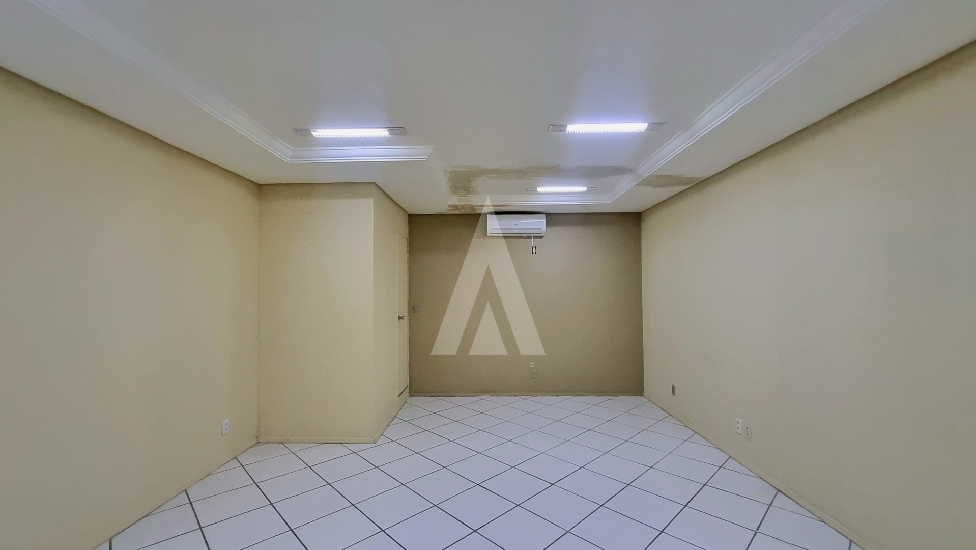 Sala comercial no bairro Centro, com 30,m e lavabo. — foto 7