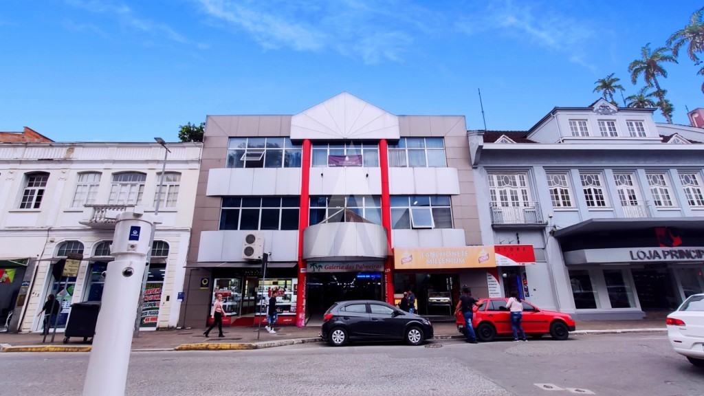 Sala para alugar por R$ 750.00, 30.00 m2 - CENTRO - JOINVILLE/SC - foto 1