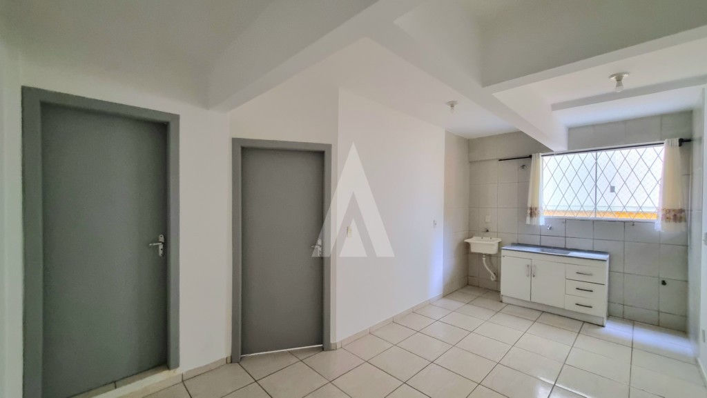 Apartamento com 1 quarto, cozinha com armário e 1 banheiro social no bairro Floresta. — foto 2