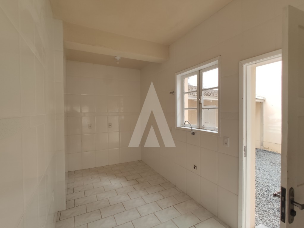 Casa residencial com 3 quartos, no bairro Centro. — foto 5