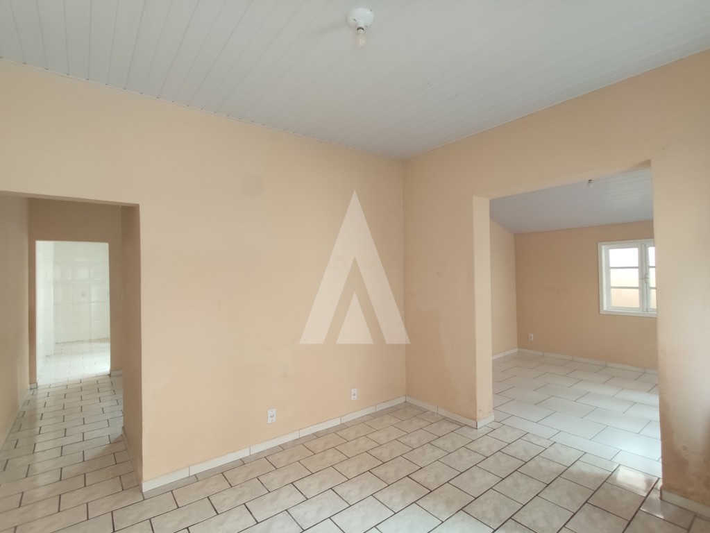 Casa residencial com 3 quartos, no bairro Centro. — foto 7