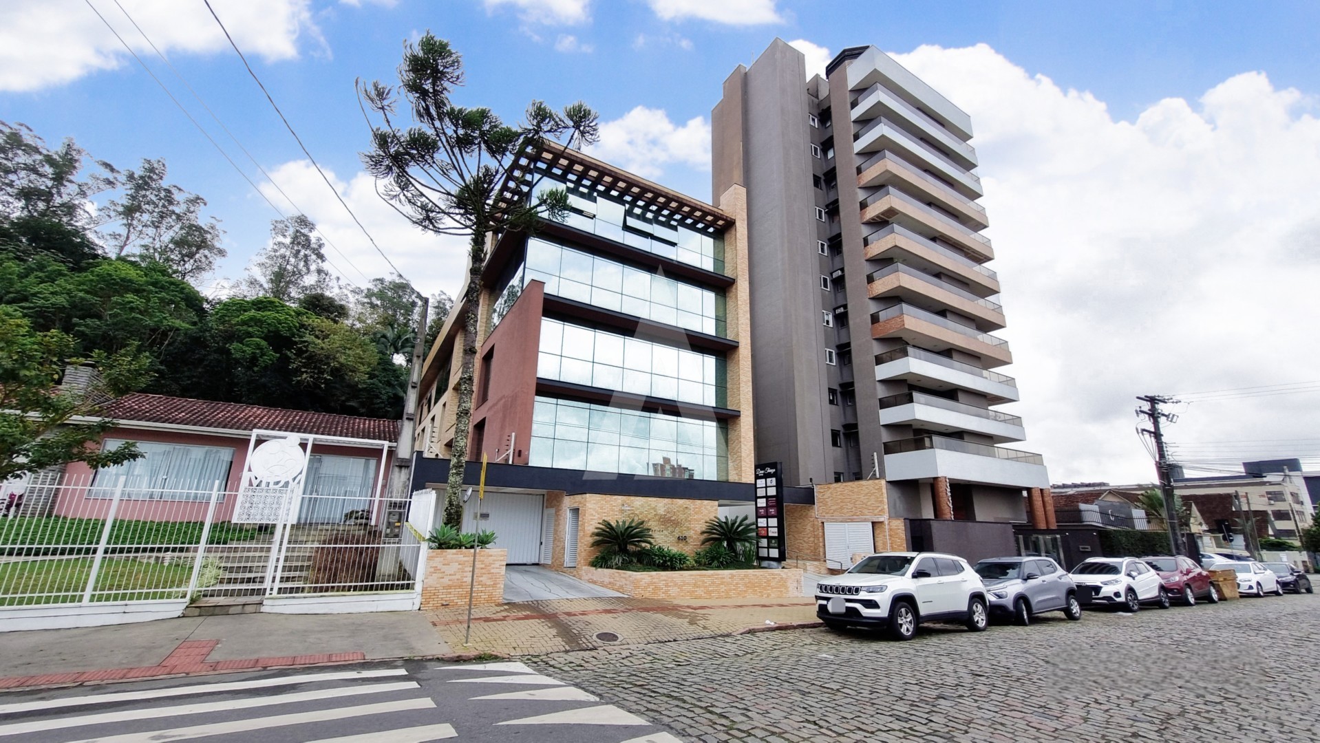 Sala comercial no bairro Anita Garibaldi com aproximadamente 79 m de área útil e 2 lavabos. — foto 3