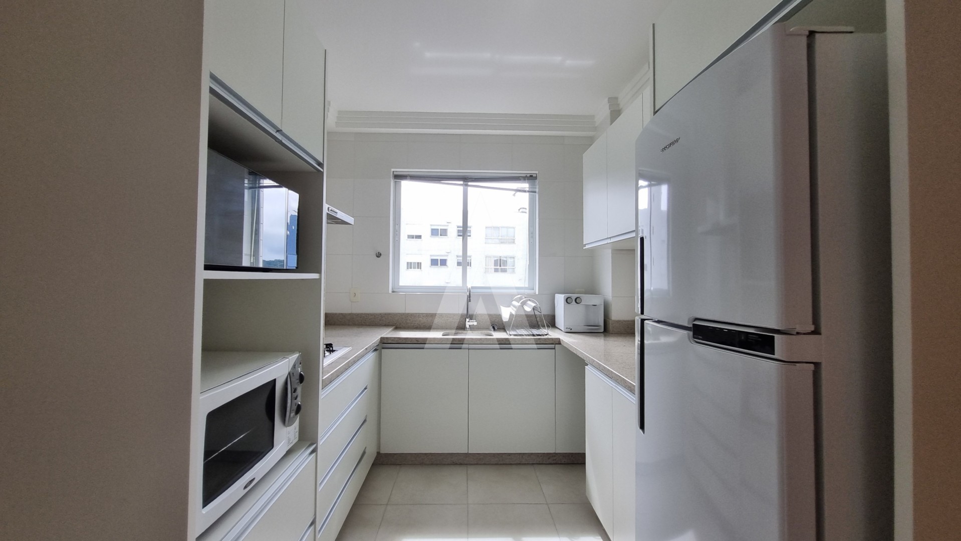 Apartamento com 02 quartos, sendo 01 suite e com escritório. — foto 3