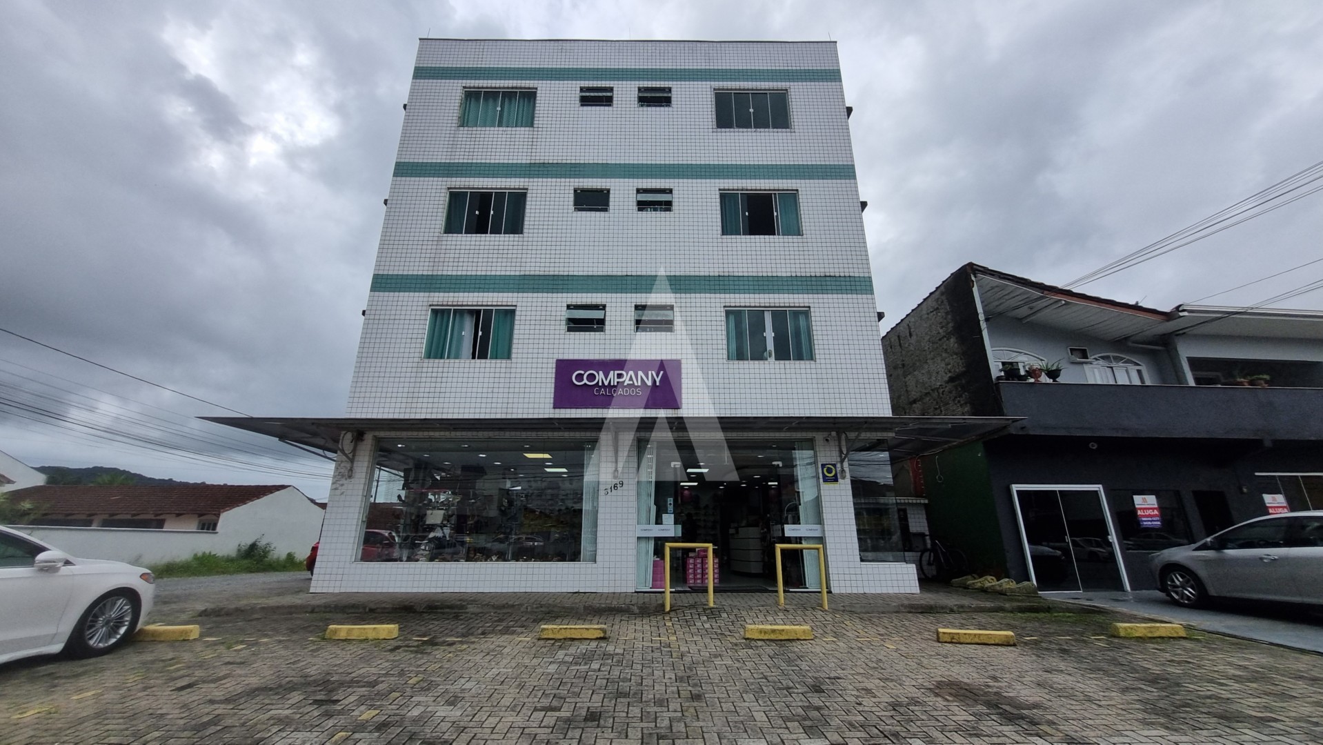 Apartamento no bairro Iririu. - foto 1