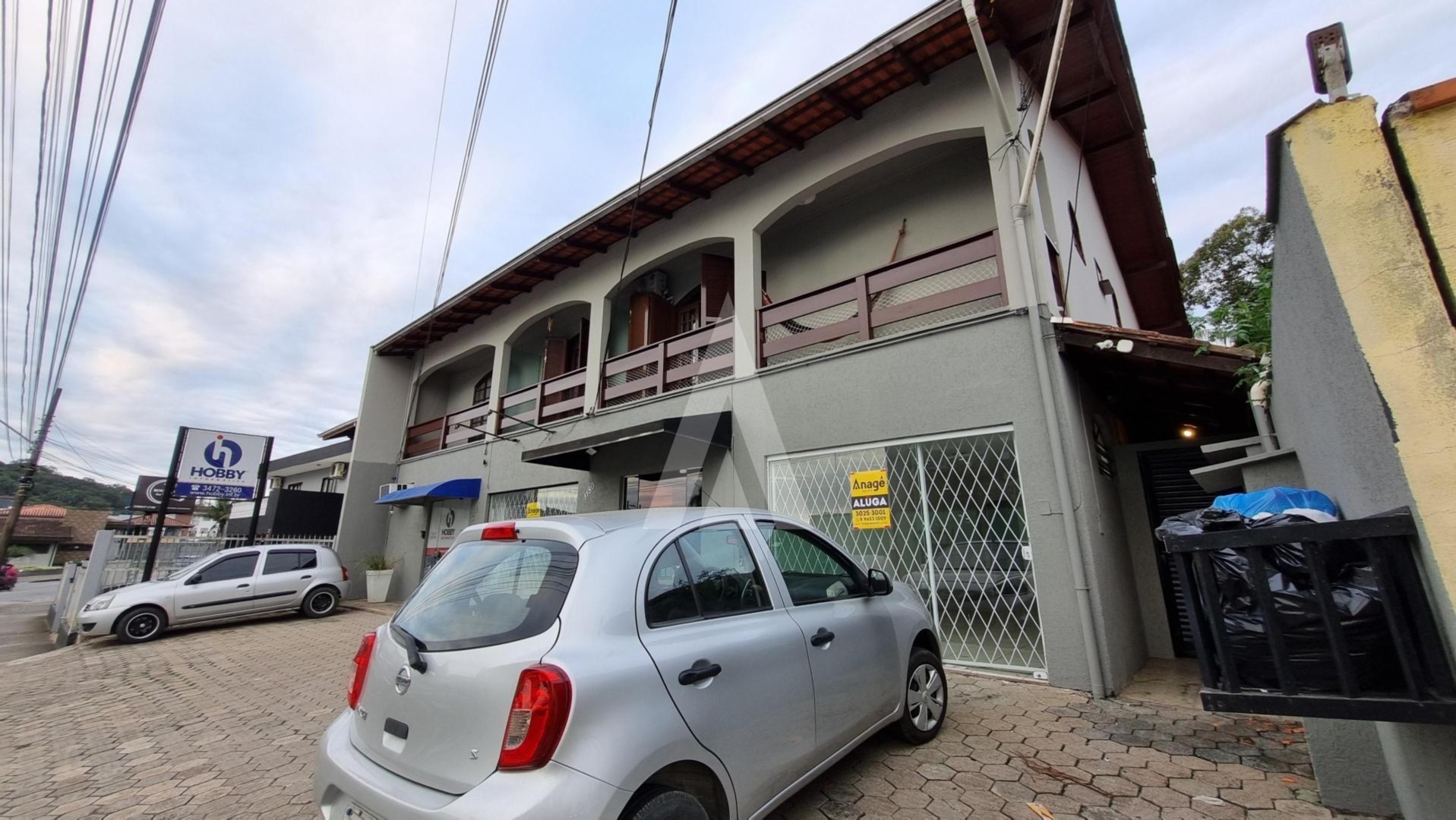 Loja comercial no bairro Iririu com 1 sala e banheiro social. - foto 1