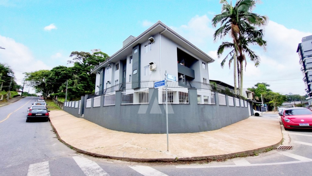Apartamento com 2 quartos no bairro Anita Garibaldi com sacada e vaga de garagem - foto 1