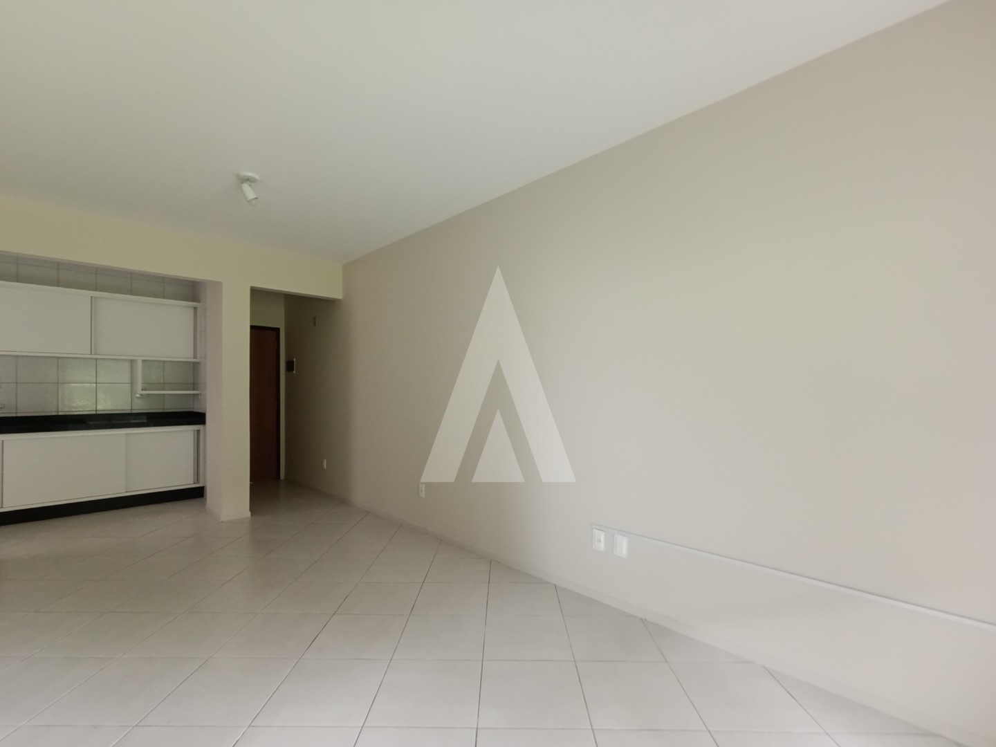 Apartamento composto por 2 quartos e 1 vaga de garagem coberta, no bairro Anita Garibaldi — foto 4